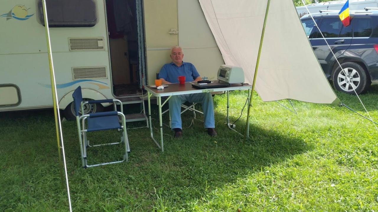 Camping Aviator, Numai Teren, Campare Pentru Rulote Autorulote Personale, Campingul Nu Are Rulote !!! Busteni Bagian luar foto